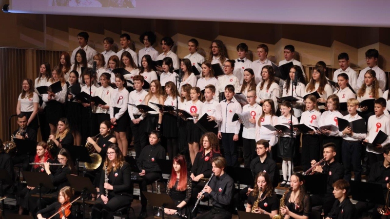 NA POLSKICH ŚCIEŻKACH MUZYKA MIESZKA NIEPODLEGŁOŚCIOWY KONCERT FAMILIJNY